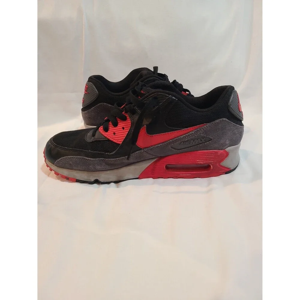 Women's Nike Air Max 90 Size 10 Black/Gray/Red 616730-020
